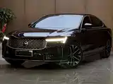 Photo 8 - Volvo S90