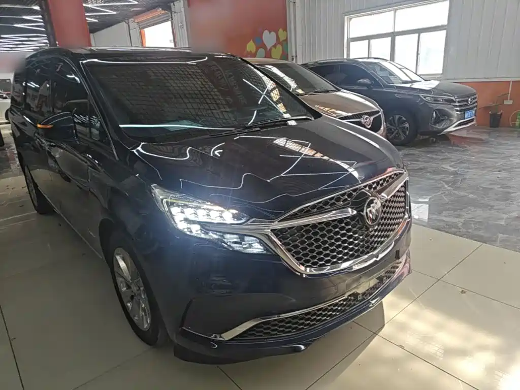 Фото 4 - Buick GL8