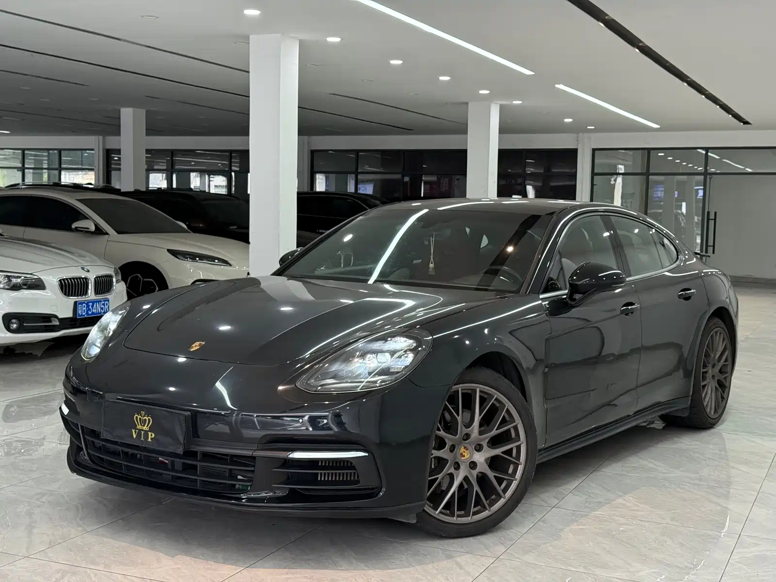صورة 10 - Porsche Panamera