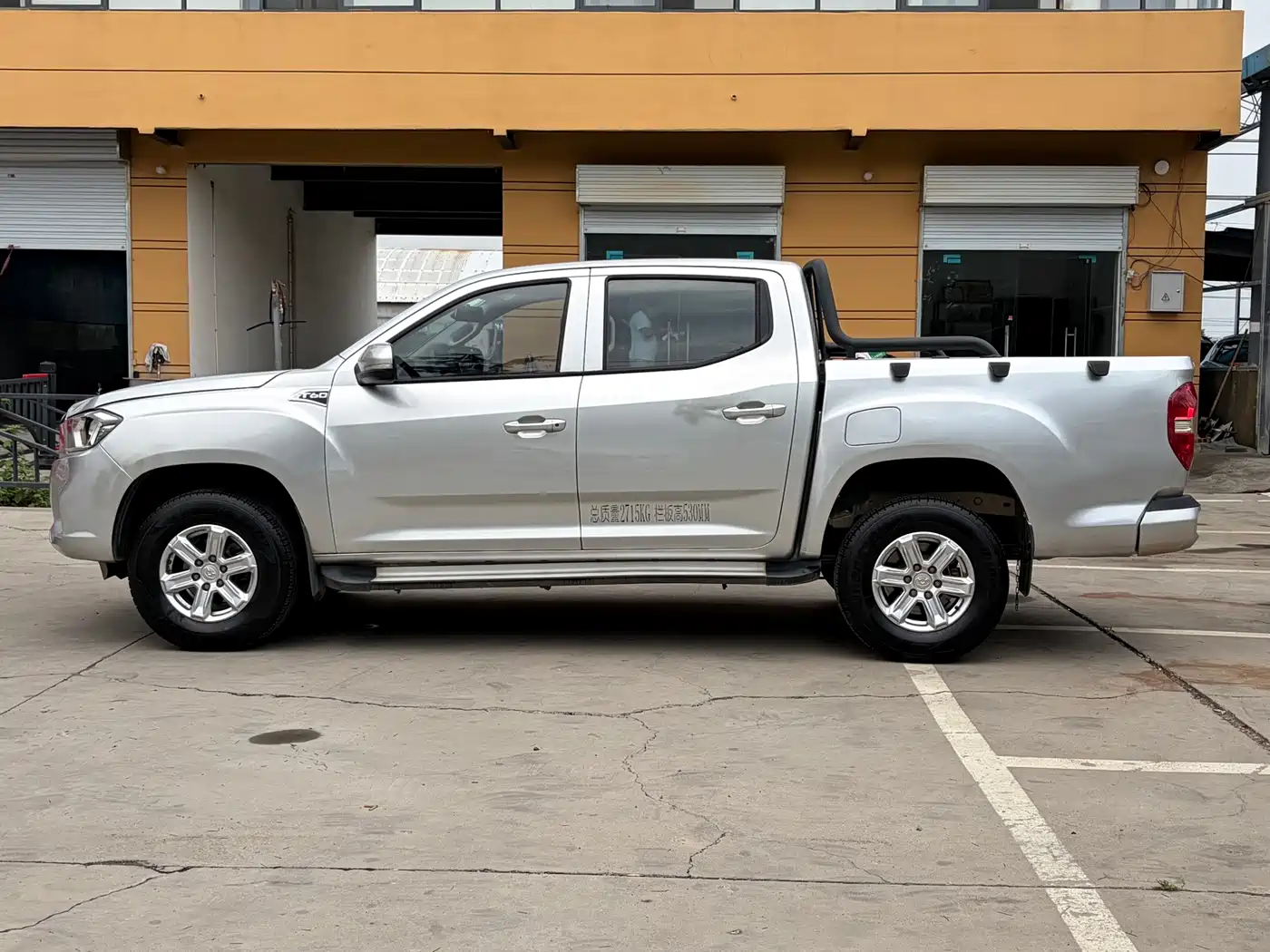 SAIC Maxus Maxus T60 2018 2017 2.8T Diesel Manual 2WD High Chassis Comfort Standard Cab China V