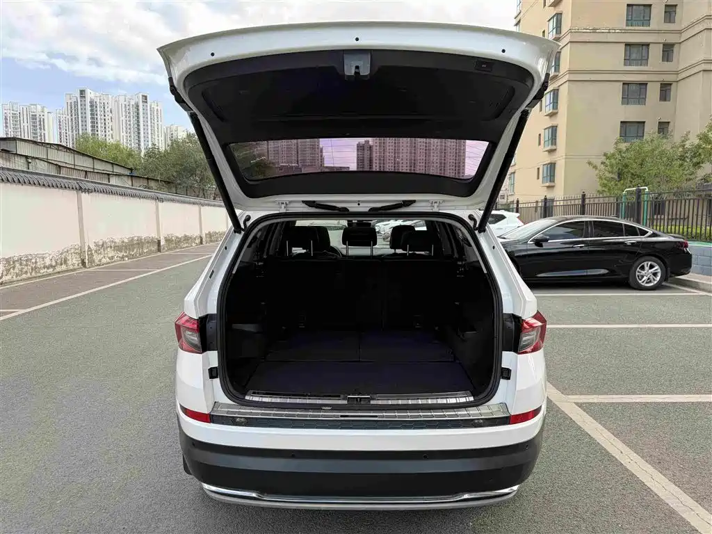 Škoda Kodiaq 2018 Facelift TSI330 7-seat 2WD Luxury Tech Edition фото 13