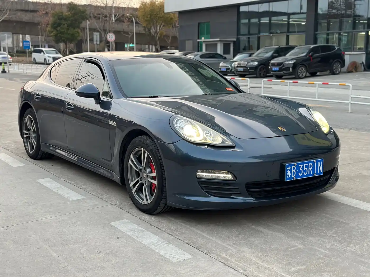 Porsche Panamera 2013 Panamera Platinum Edition 3.6L фото 3
