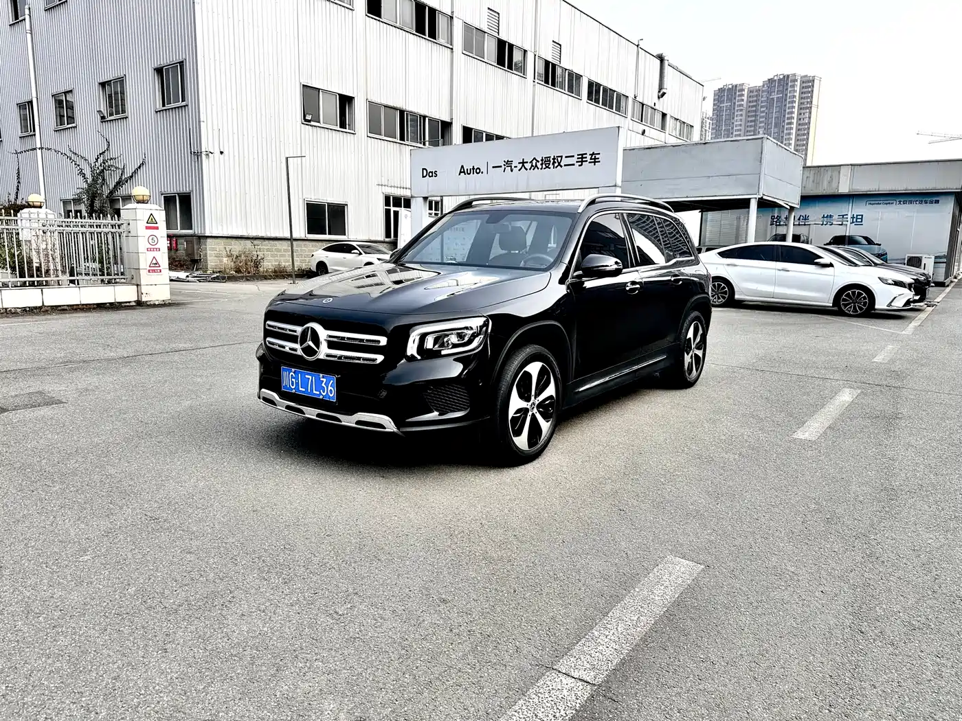 MERCEDES-BENZ GLB