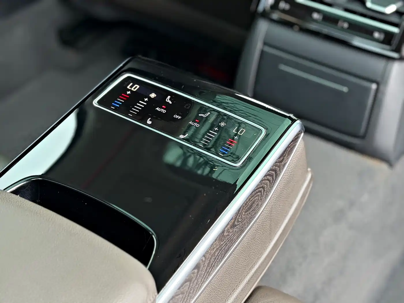 Audi A8 2018 A8L 55 TFSI quattro Launch Elite фото 12