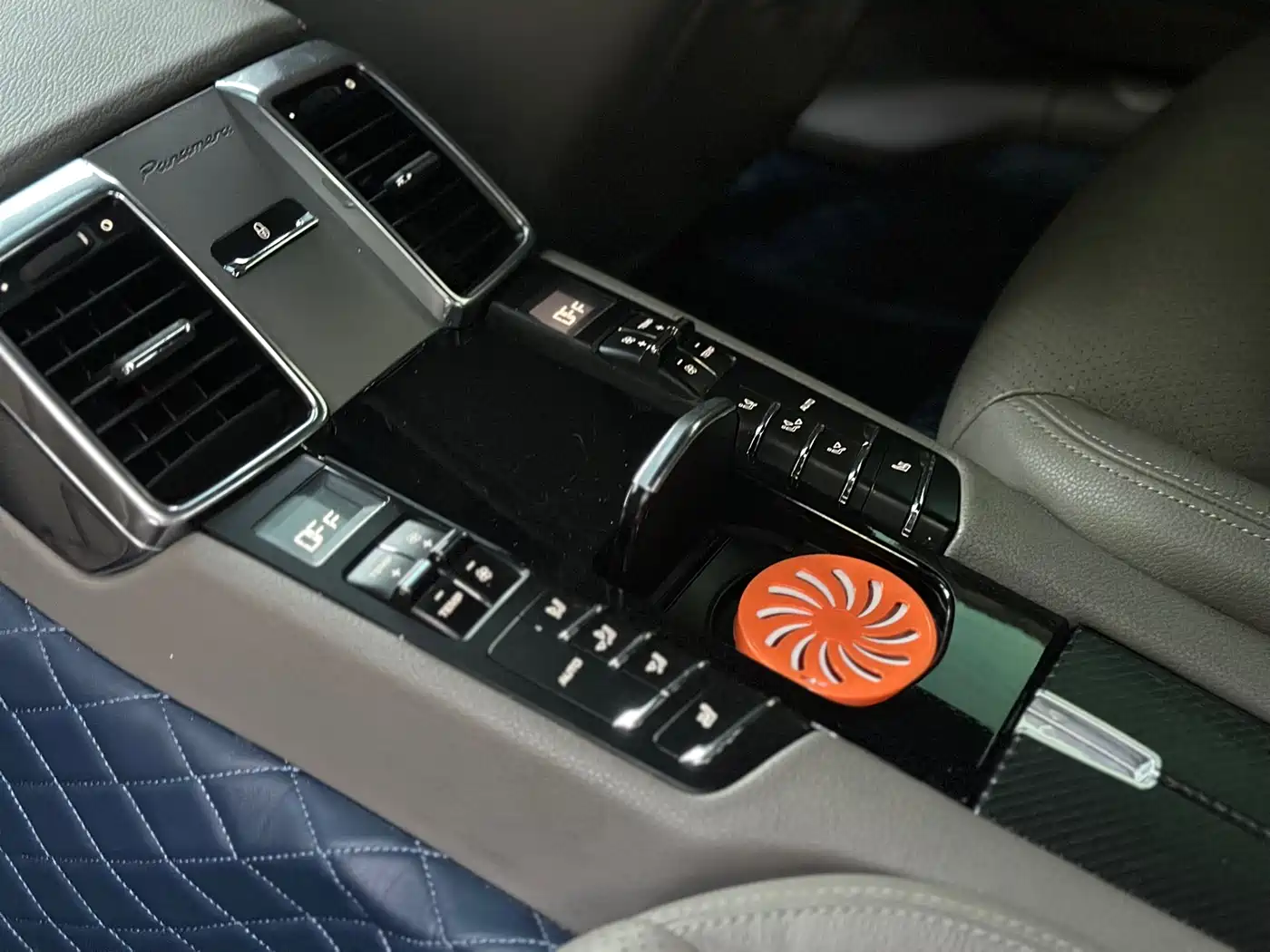 Porsche Panamera 2013 Panamera Platinum Edition 3.6L фото 10