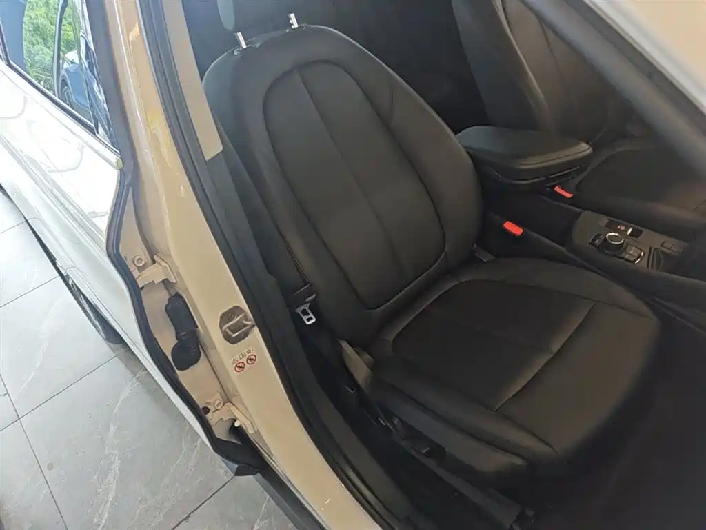 BMW X1 2019 sDrive20Li Leading Model фото 25