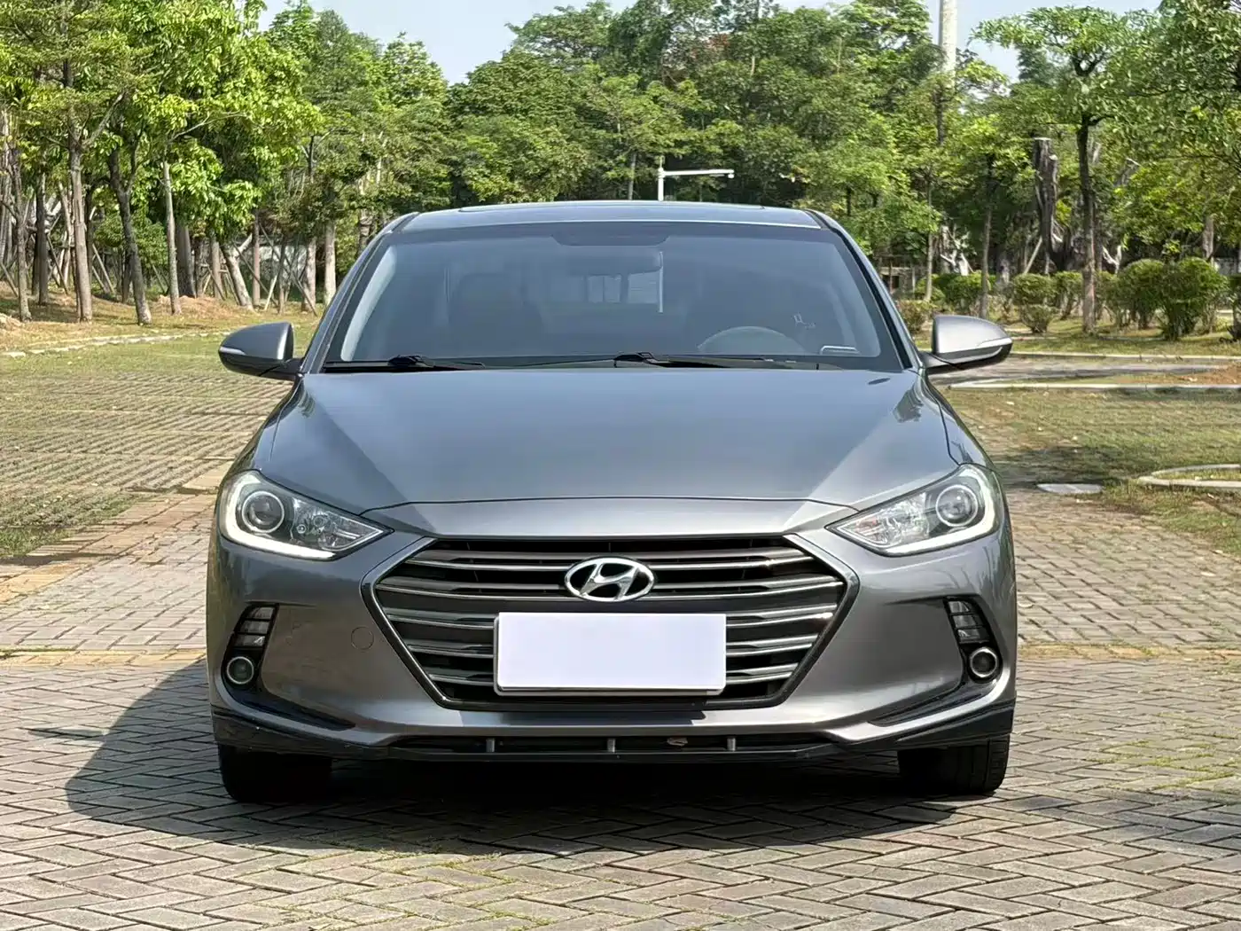 Hyundai Elantra 2018 1.6L Automatic 15th Anniversary Special Edition фото 2