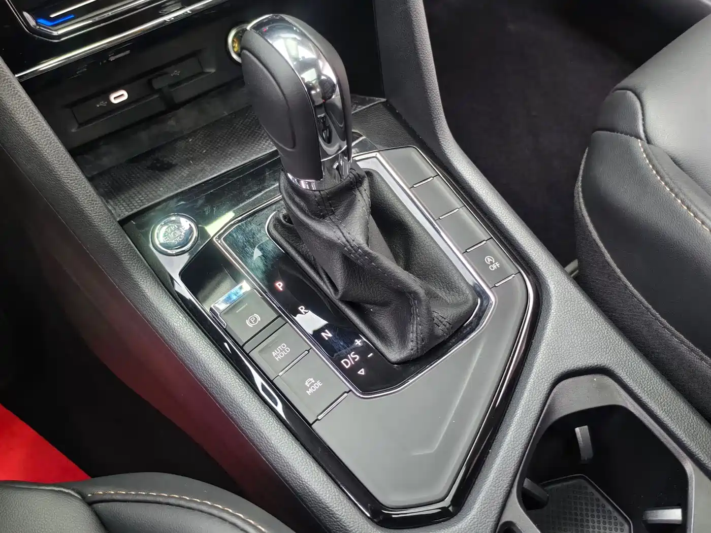 Volkswagen Tharu 2022 280TSI FWD Luxury Edition фото 18