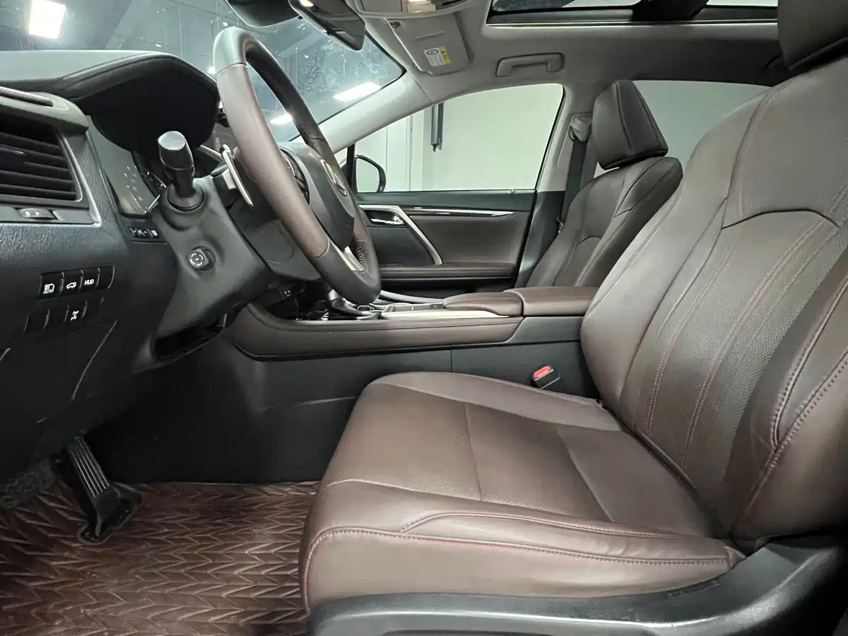 Lexus RX 2020 300 4WD Elegance Edition China VI фото 8
