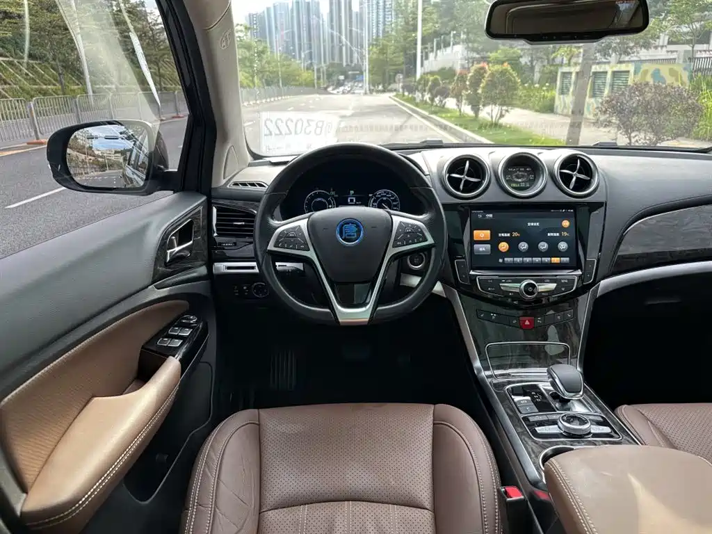 BYD Tang New Energy 2017 2.0T Tang 100 фото 13