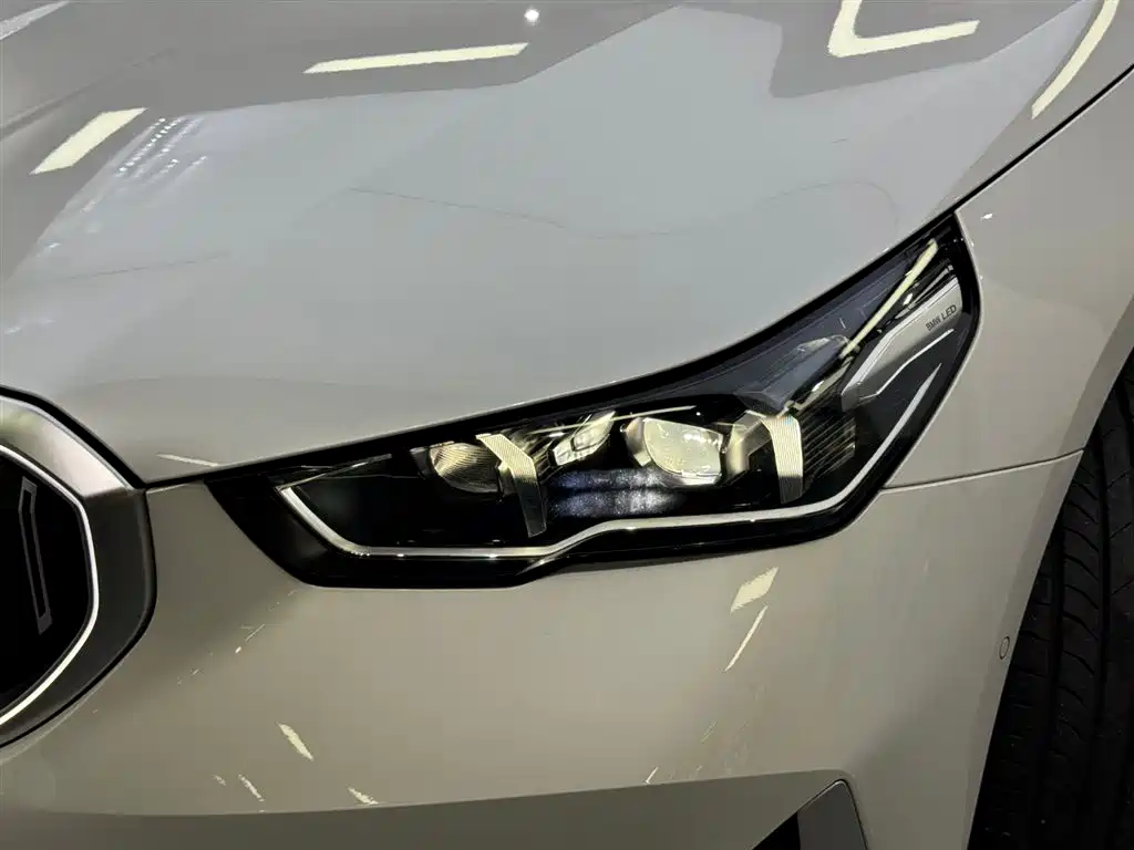BMW 5 Series 2024 530Li Leading Model Luxury Package фото 17