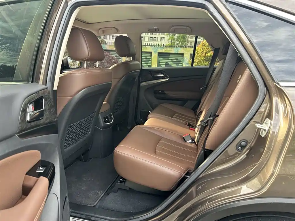 BYD Tang New Energy 2017 2.0T Tang 100 фото 16