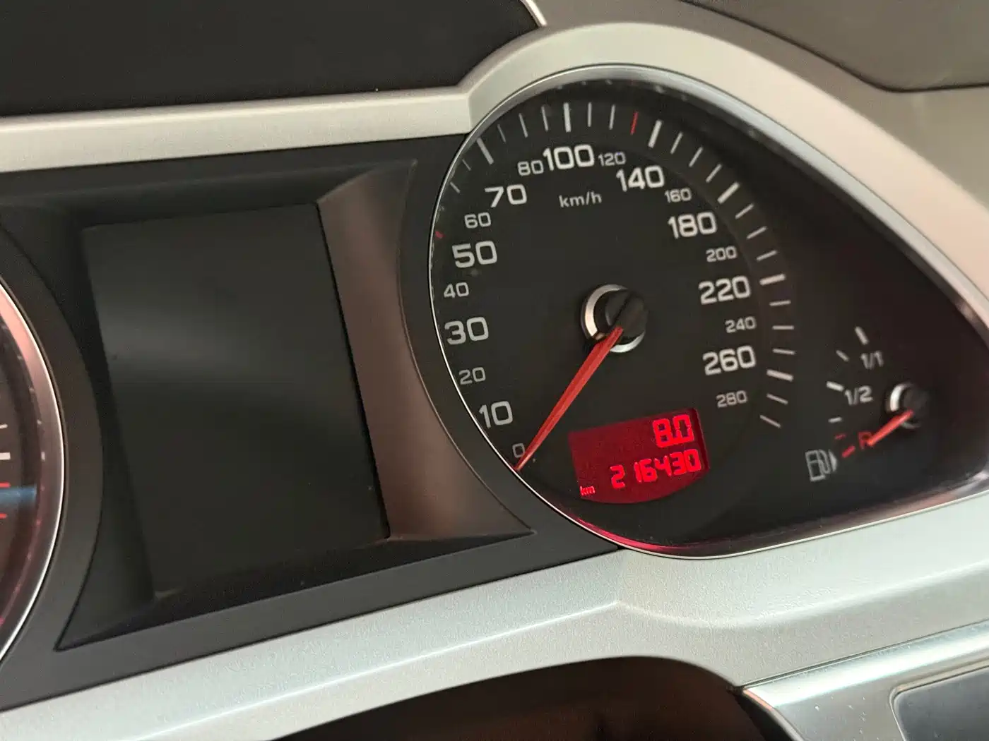 Фото 13 - Audi A6L
