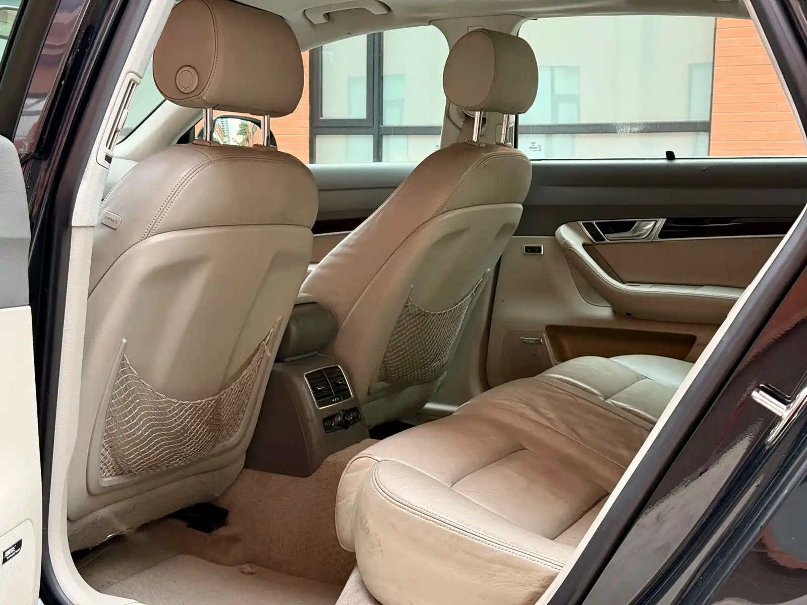 Фото 9 - Audi A6L