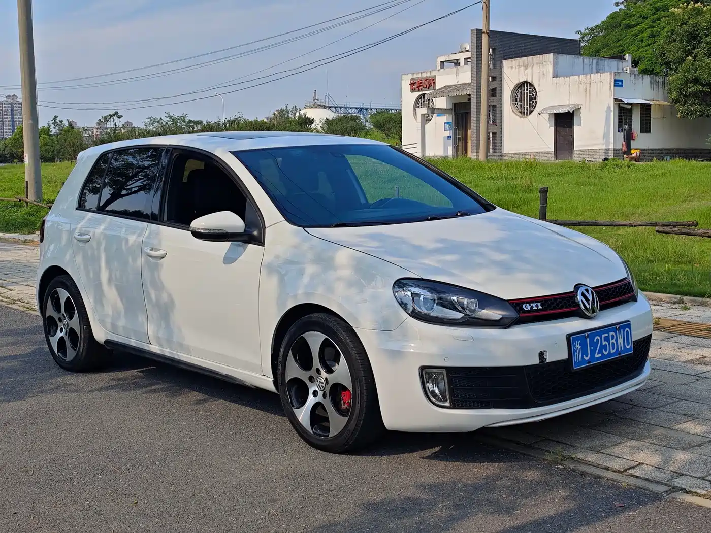 Volkswagen Golf GTI 2012 2.0TSI GTI фото 3