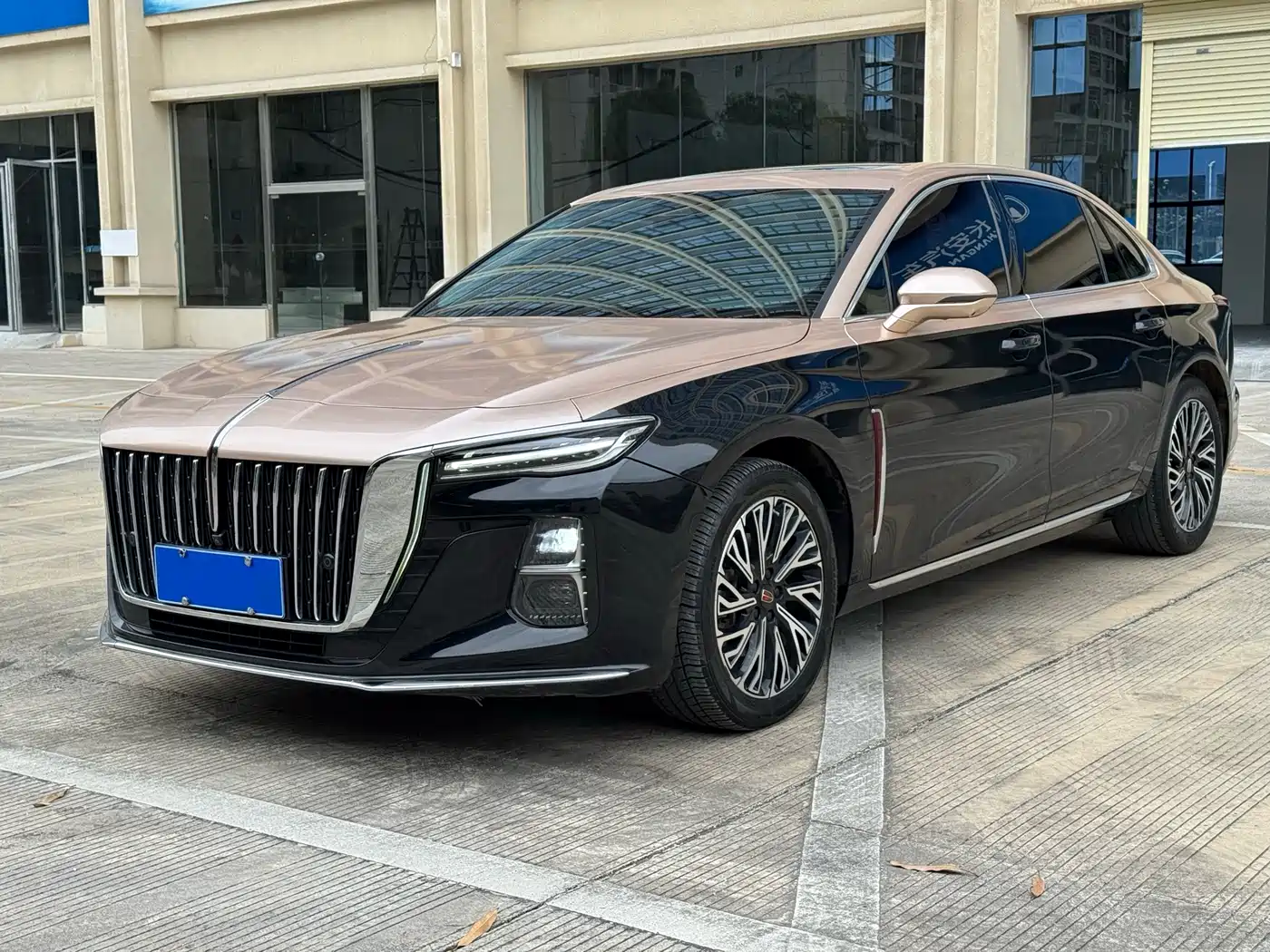 Hongqi H5 2023 2.0T Auto Smart Connect Flag Comfort