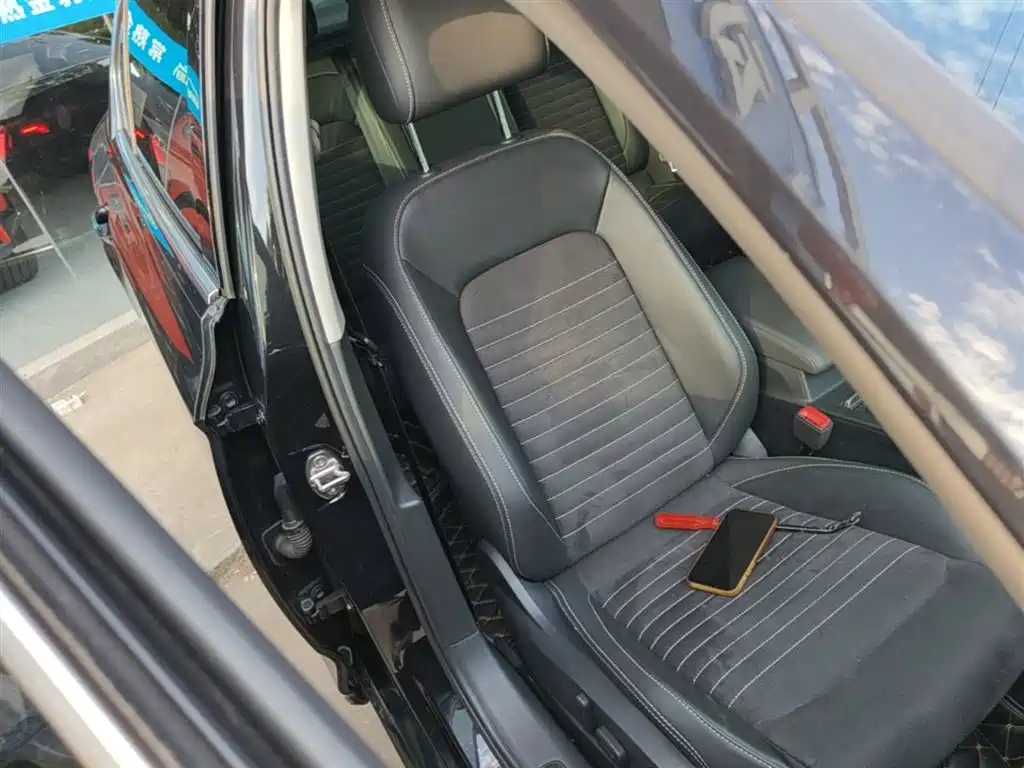 Volkswagen Magotan 2020 330TSI DSG Luxury фото 25