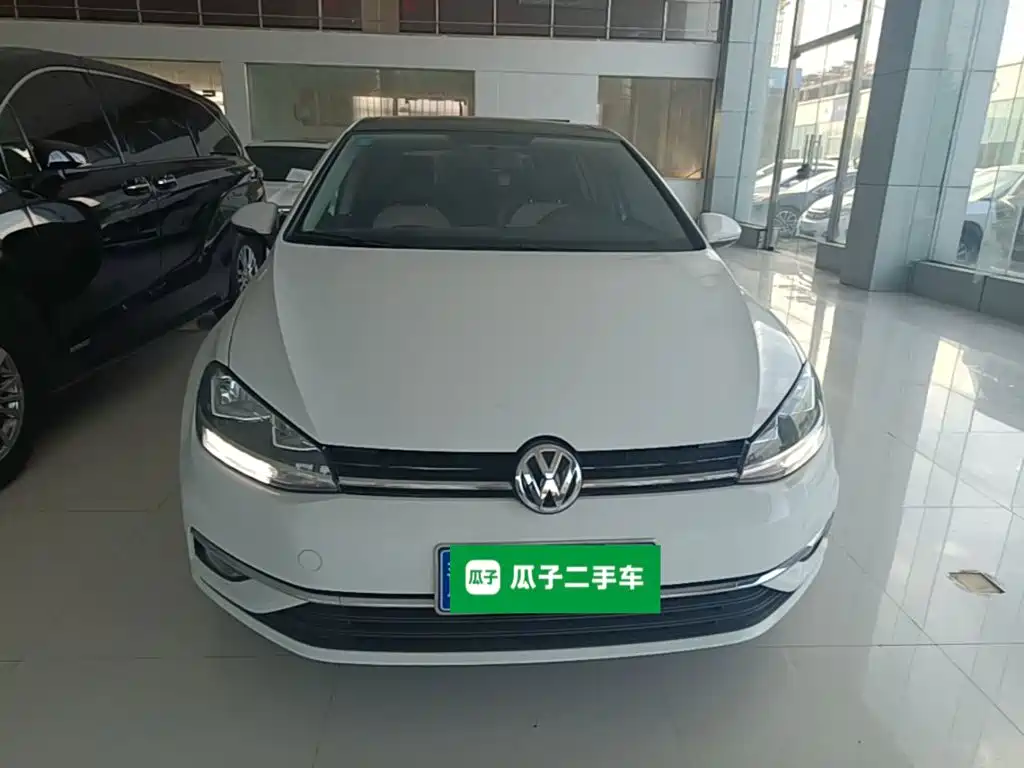 صورة 3 - Volkswagen Golf