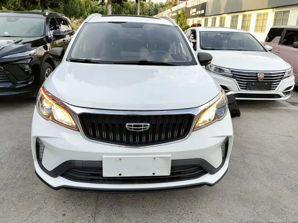 Фото 3 - Geely Vision X3