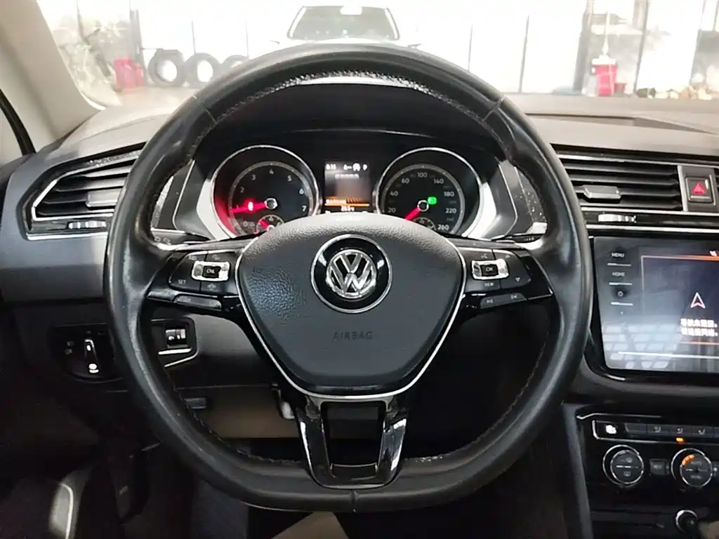Volkswagen Tiguan L 2019 Facelift 280TSI Auto 2WD Panorama Comfort China VI фото 11