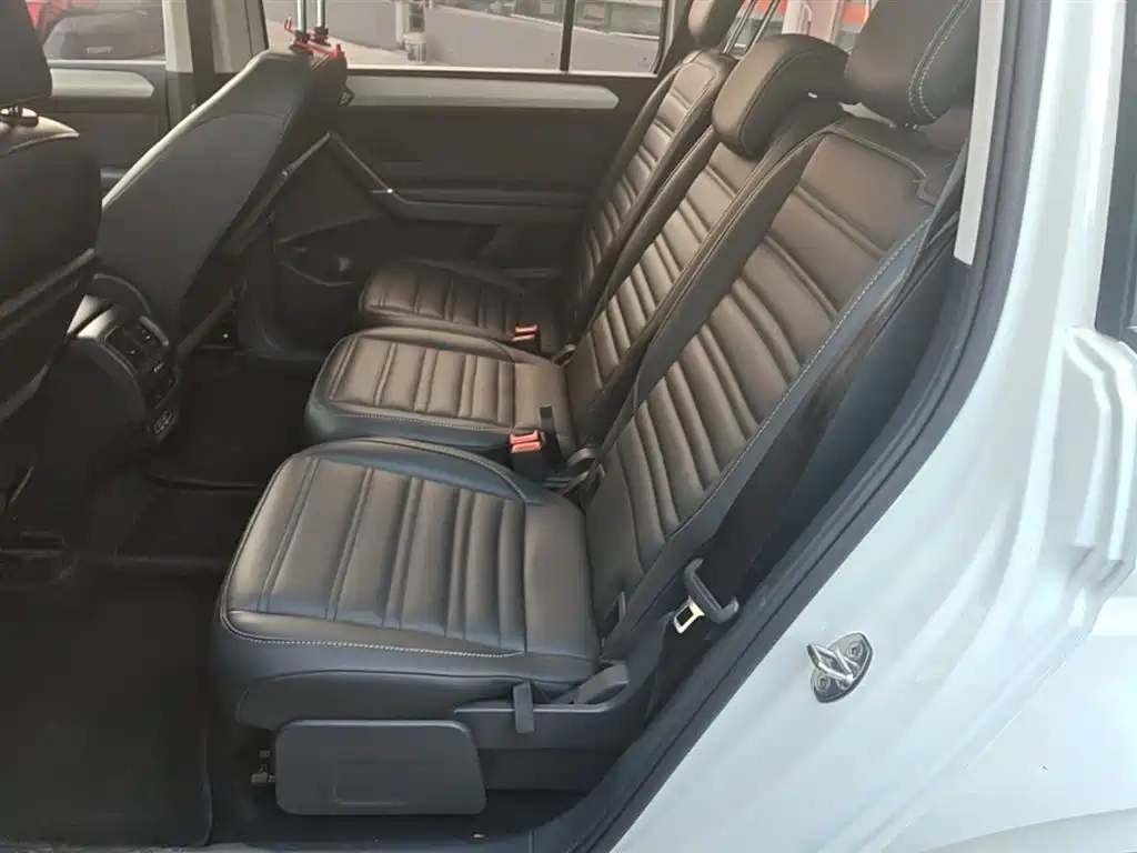 Volkswagen Touran 2018 Touran L 280TSI DSG Comfort 7-seater China V фото 17