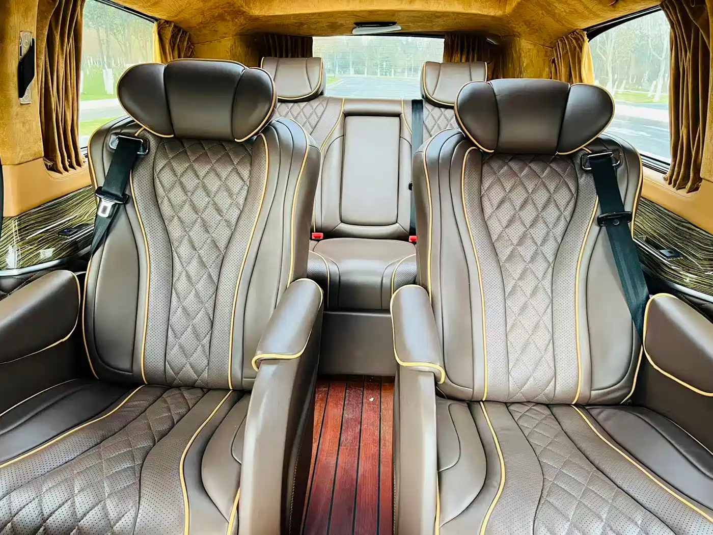 Mercedes-Benz V-Class 2018 V 260 L Premium Long Wheelbase Edition China VI фото 6
