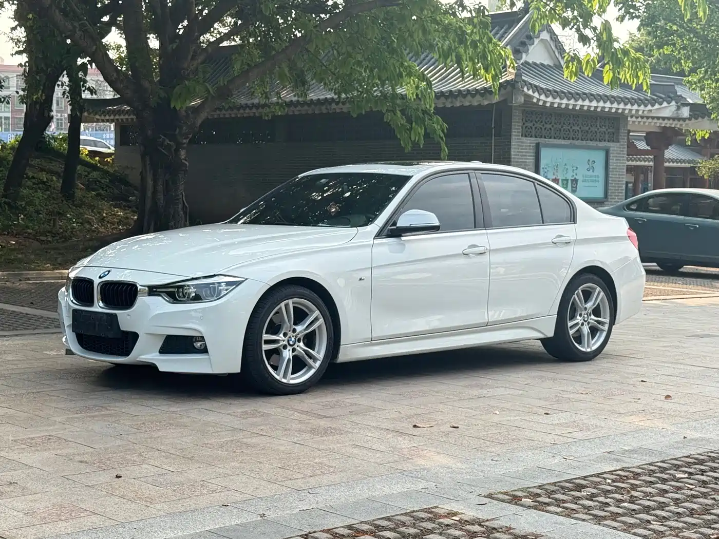 BMW 3 Series 2018 320i M Sport Package