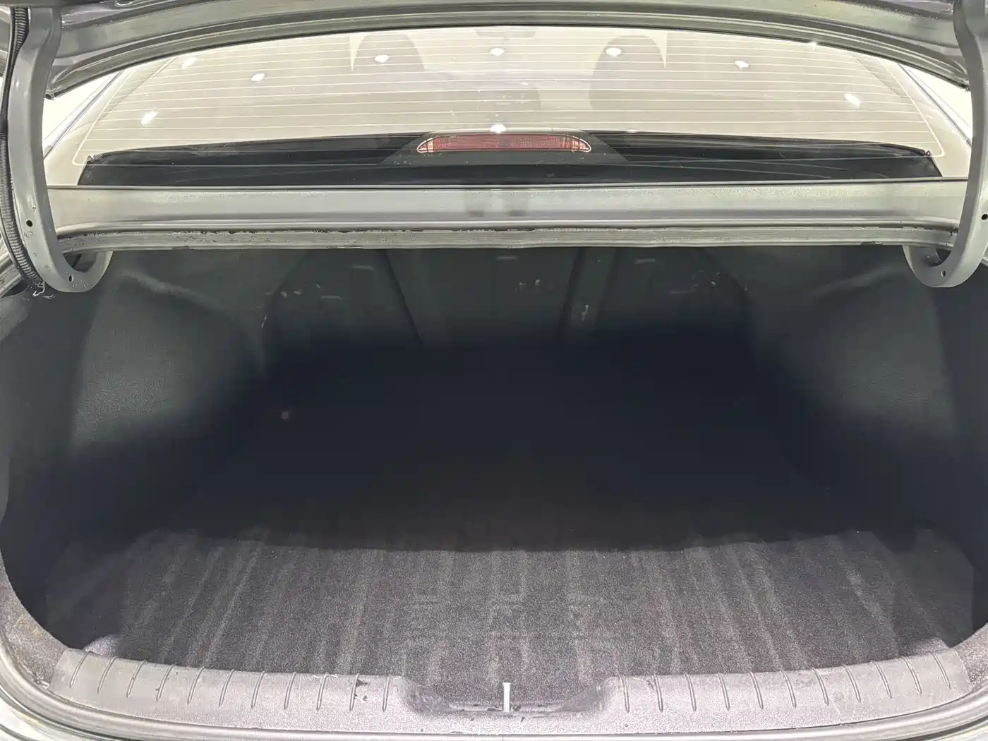 Hyundai Elantra 2022 1.5L CVT 20th Anniversary Edition фото 10