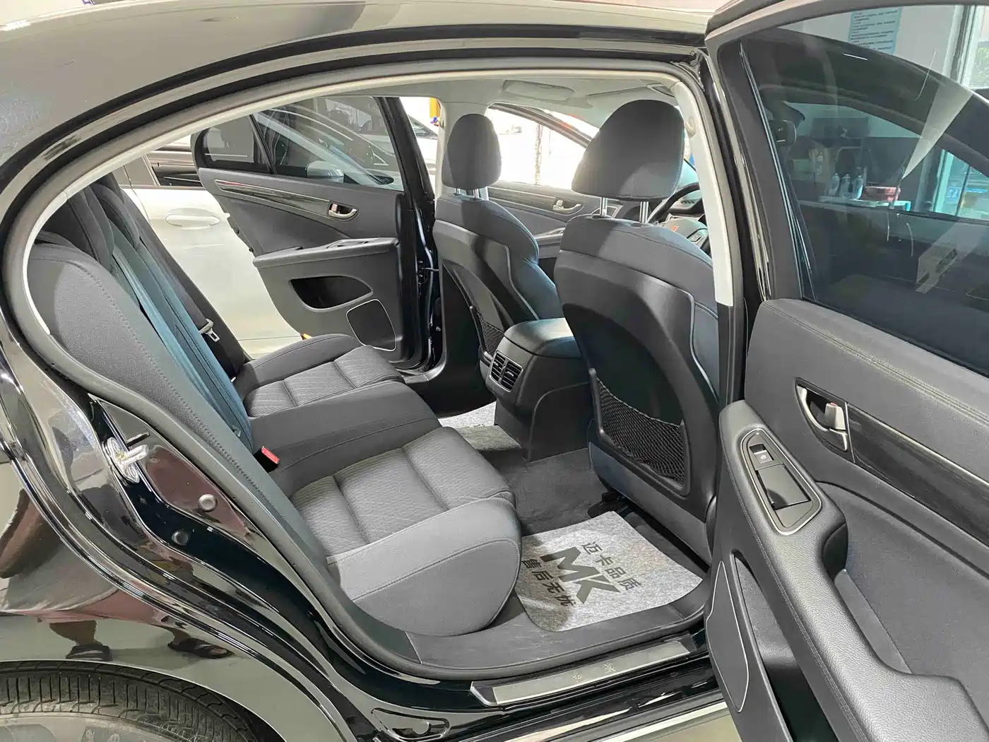 Hongqi H7 2019 1.8T Comfort Edition фото 9