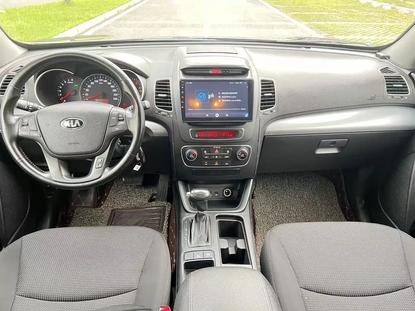 Kia Sorento 2012 2.4L Gasoline Luxury Edition фото 17