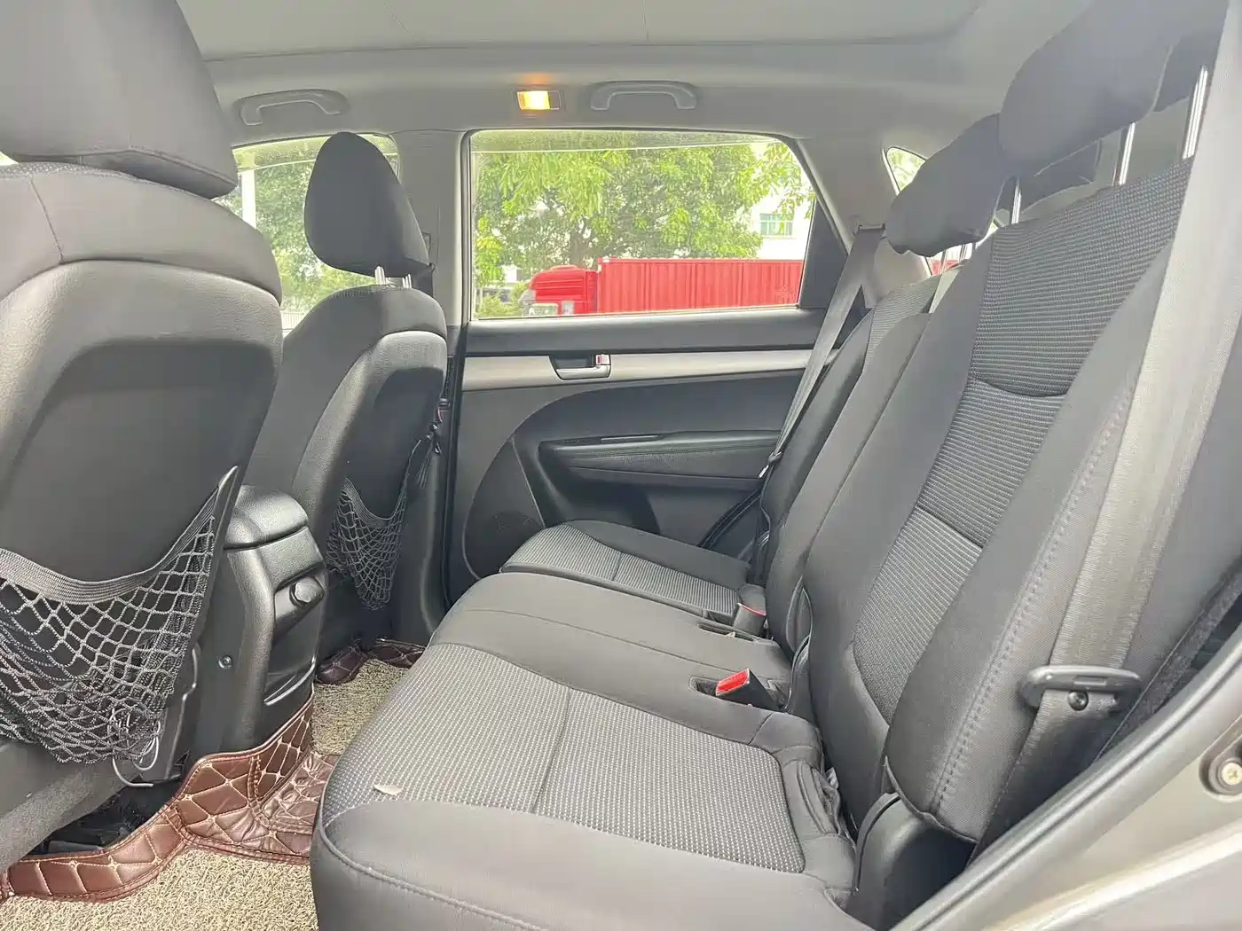 Kia Sorento 2012 2.4L Gasoline Luxury Edition фото 16