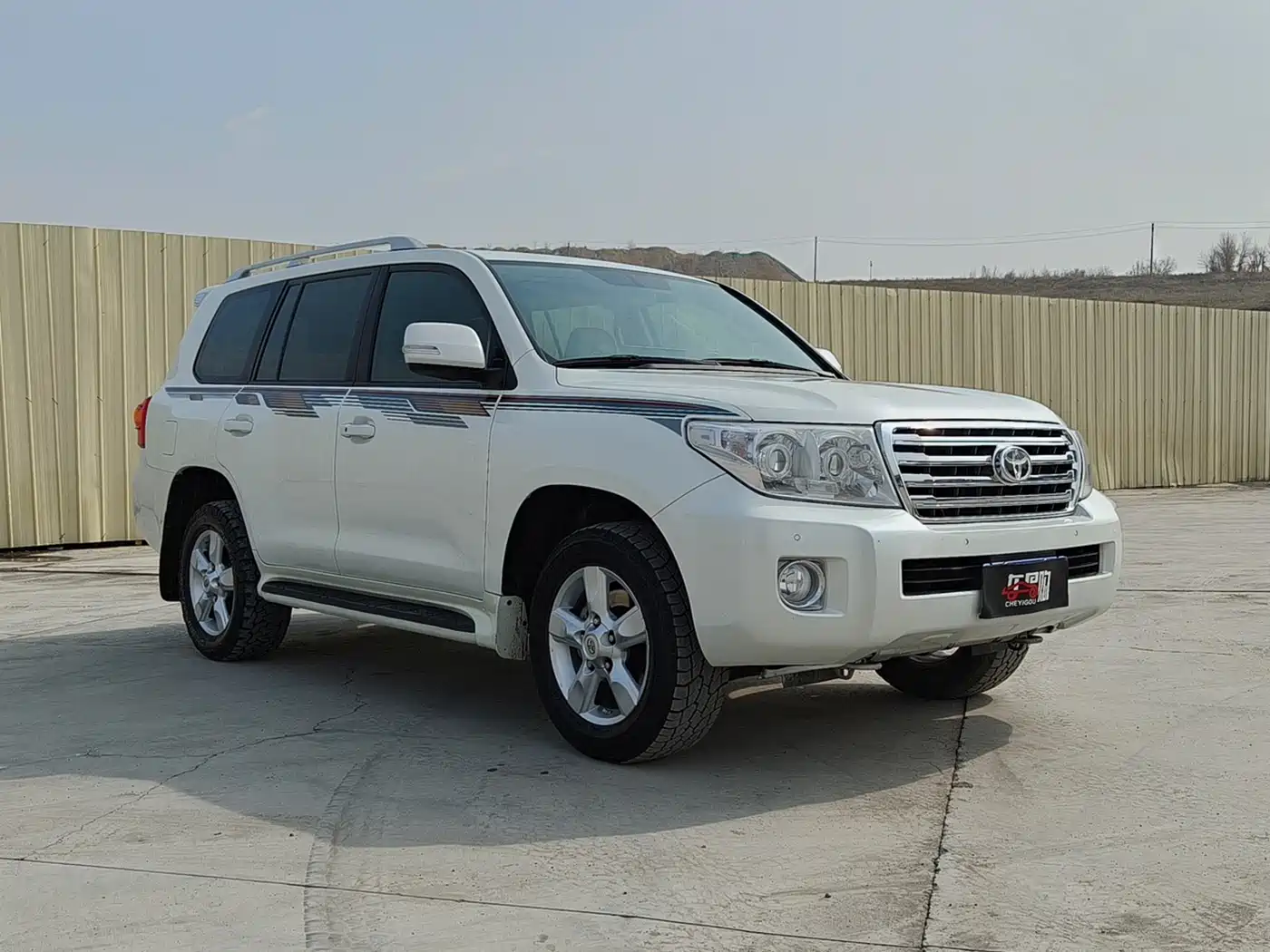 Toyota Land Cruiser (Import) 2015 4.0L V6 Middle East Low Configuration Edition фото 3