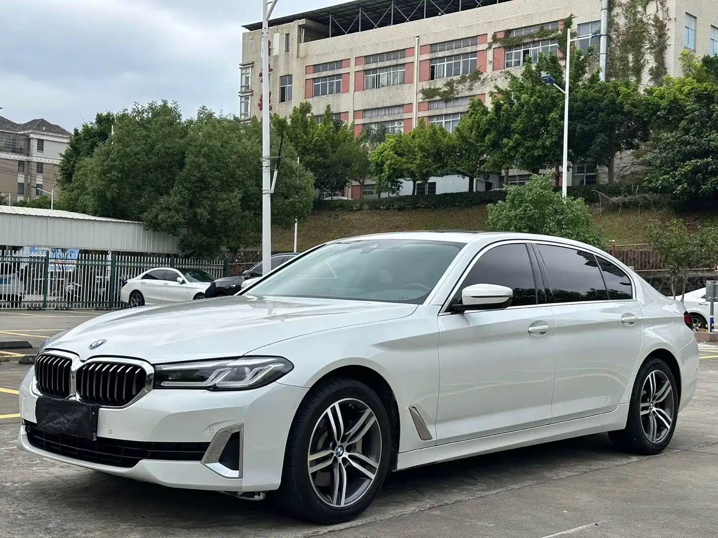 BMW 5-SERIES