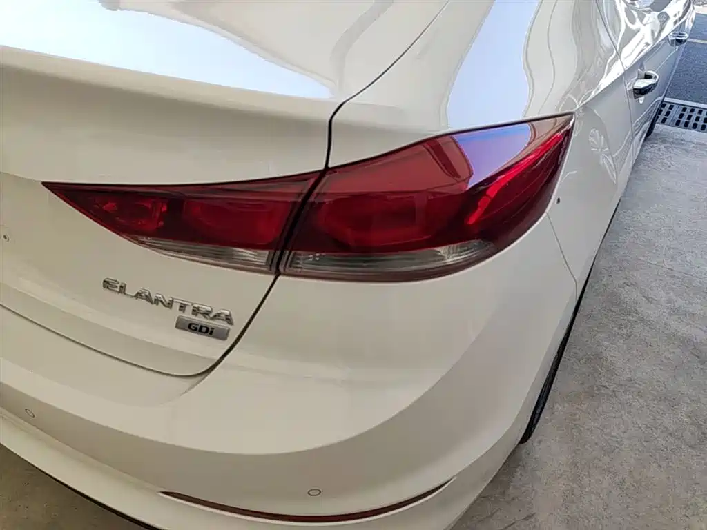 Hyundai Elantra 2016 Model 1.6L Automatic Smart Elite фото 8