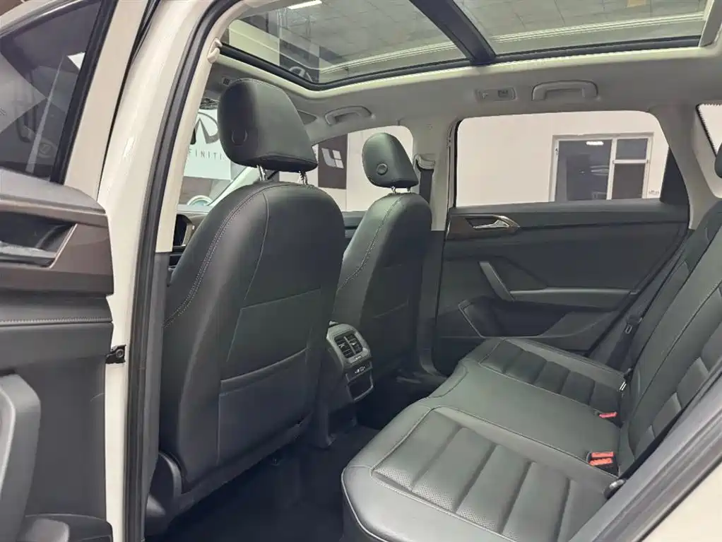 Volkswagen Tharu 2022 280TSI FWD Luxury Edition фото 11