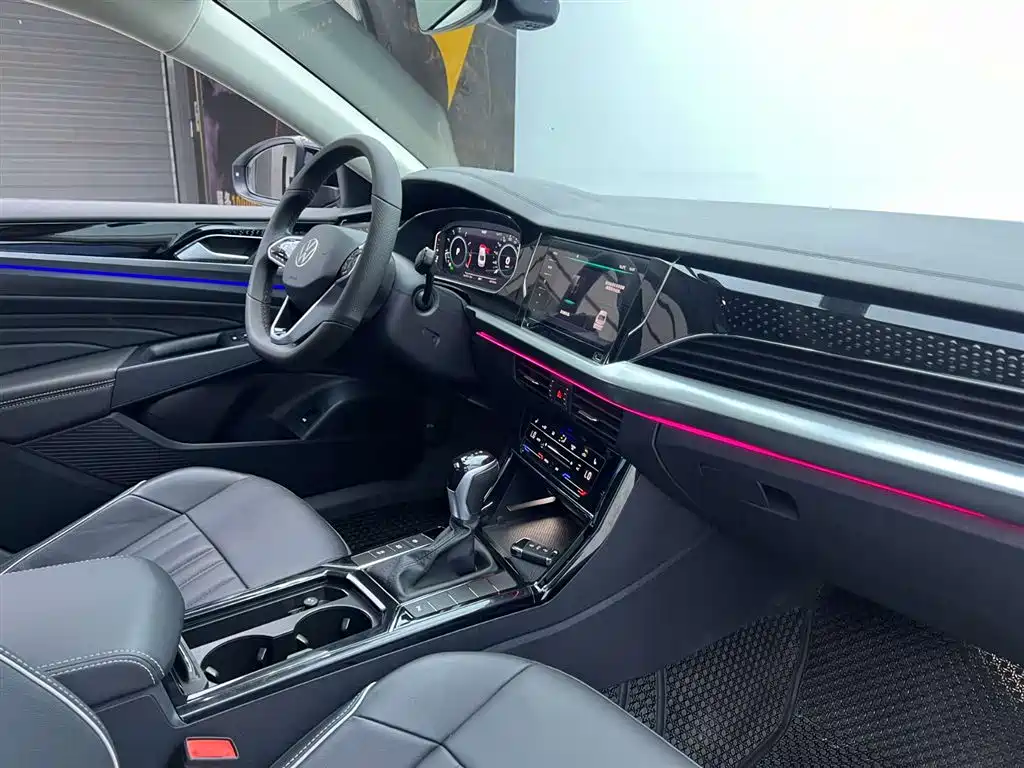 Volkswagen Passat 2023 330TSI Starlight Elite Edition фото 21