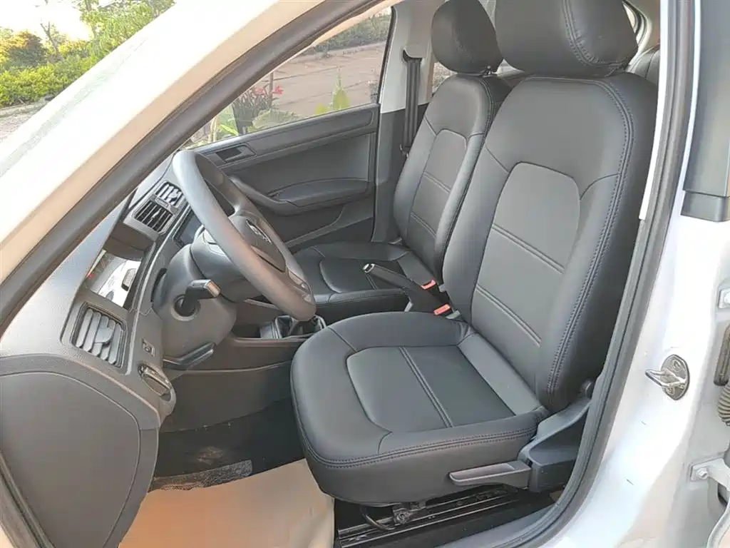 Volkswagen Santana 2016 1.4L Manual Trend Edition фото 8