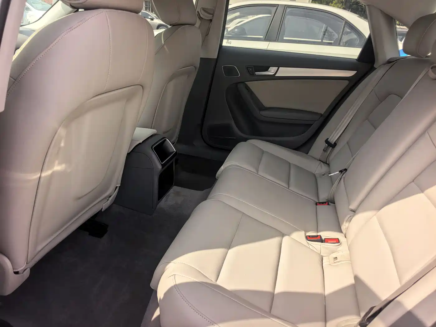 Audi A4L 2012 2.0 TFSI Automatic Luxury фото 15