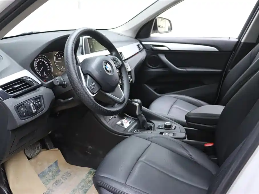 BMW X1 2019 sDrive18Li Fashion Model фото 15