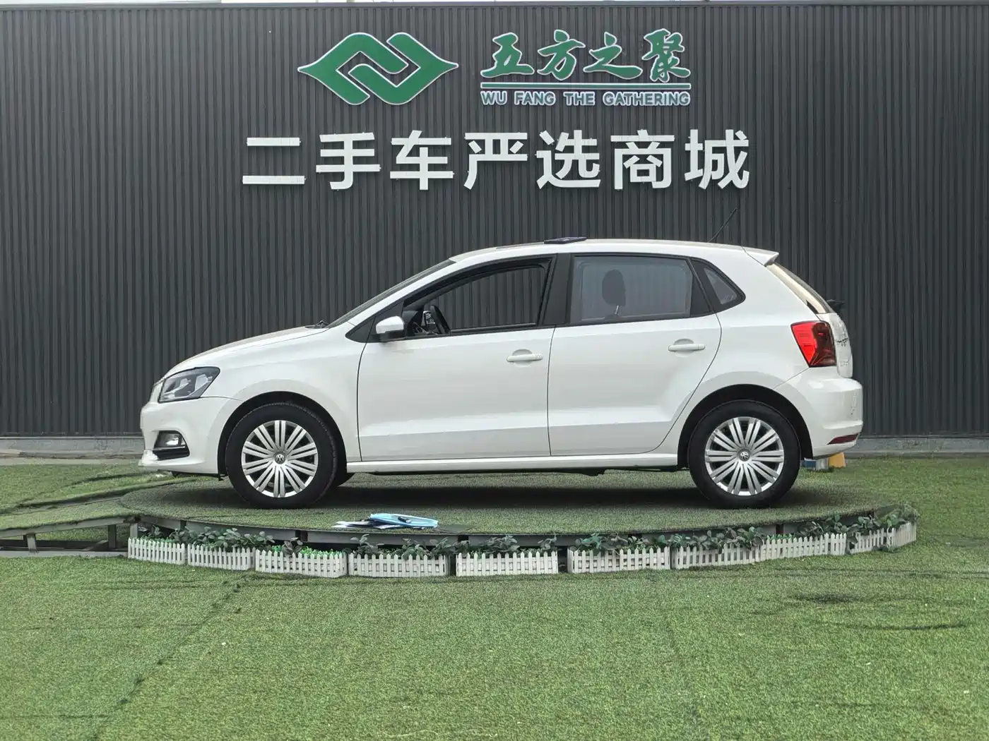 Volkswagen Polo 2016 1.6L Automatic Comfort фото 21