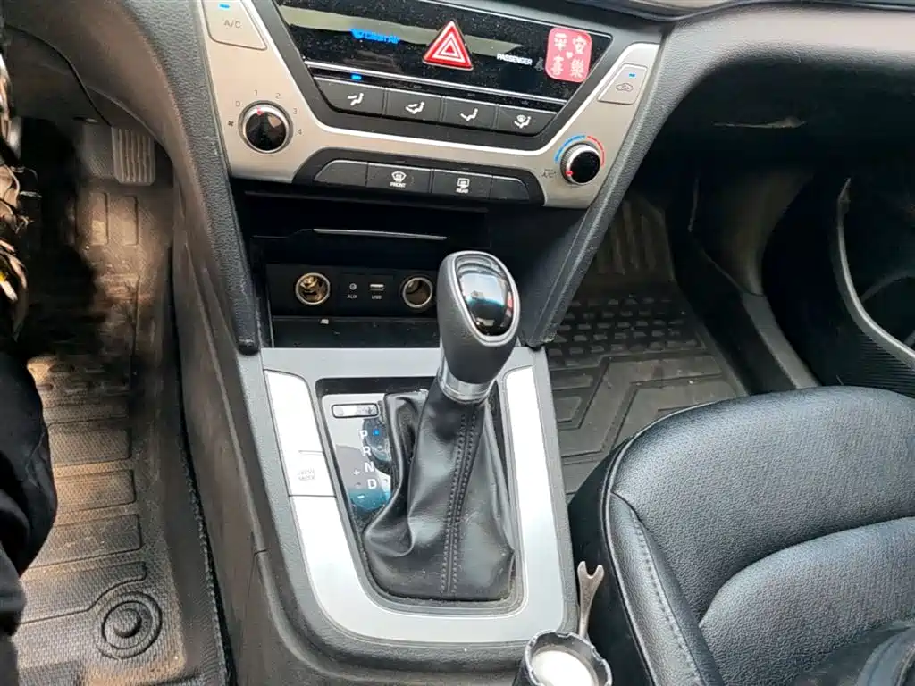 Hyundai Elantra 2016 Model 1.6L Automatic Smart Elite фото 14