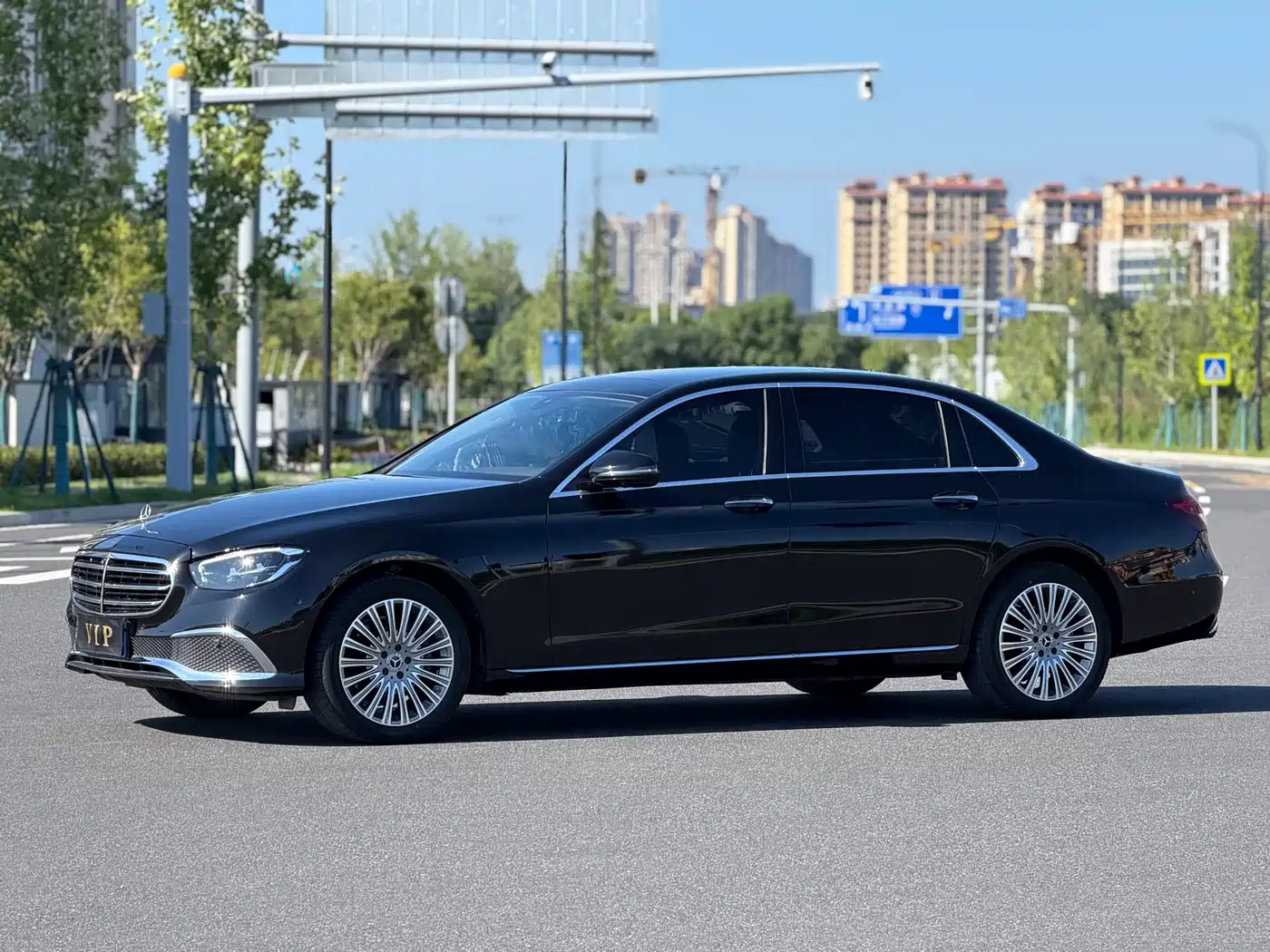 Mercedes-Benz E-Class 2023 E 300 L Fashion