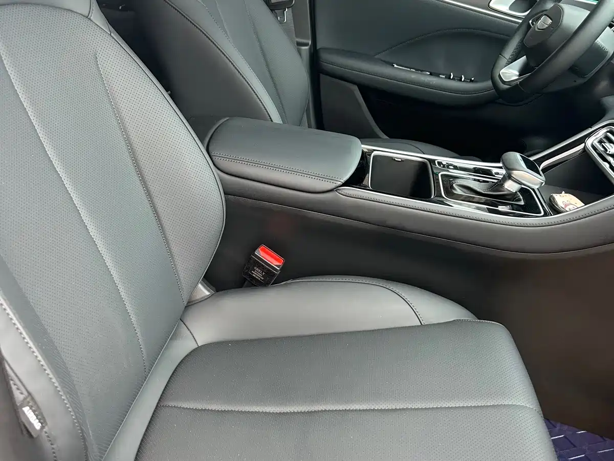 GEELY AUTOMOBILE EMGRAND