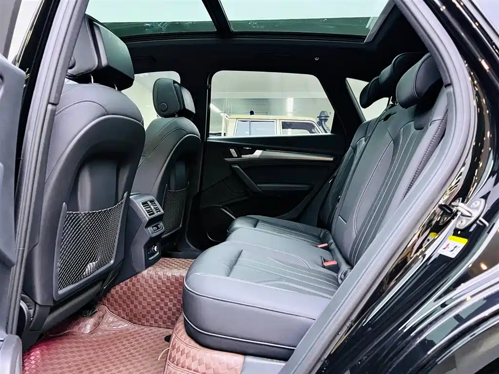Audi Q5L 2024 Model 40 TFSI Luxury Dynamic фото 15