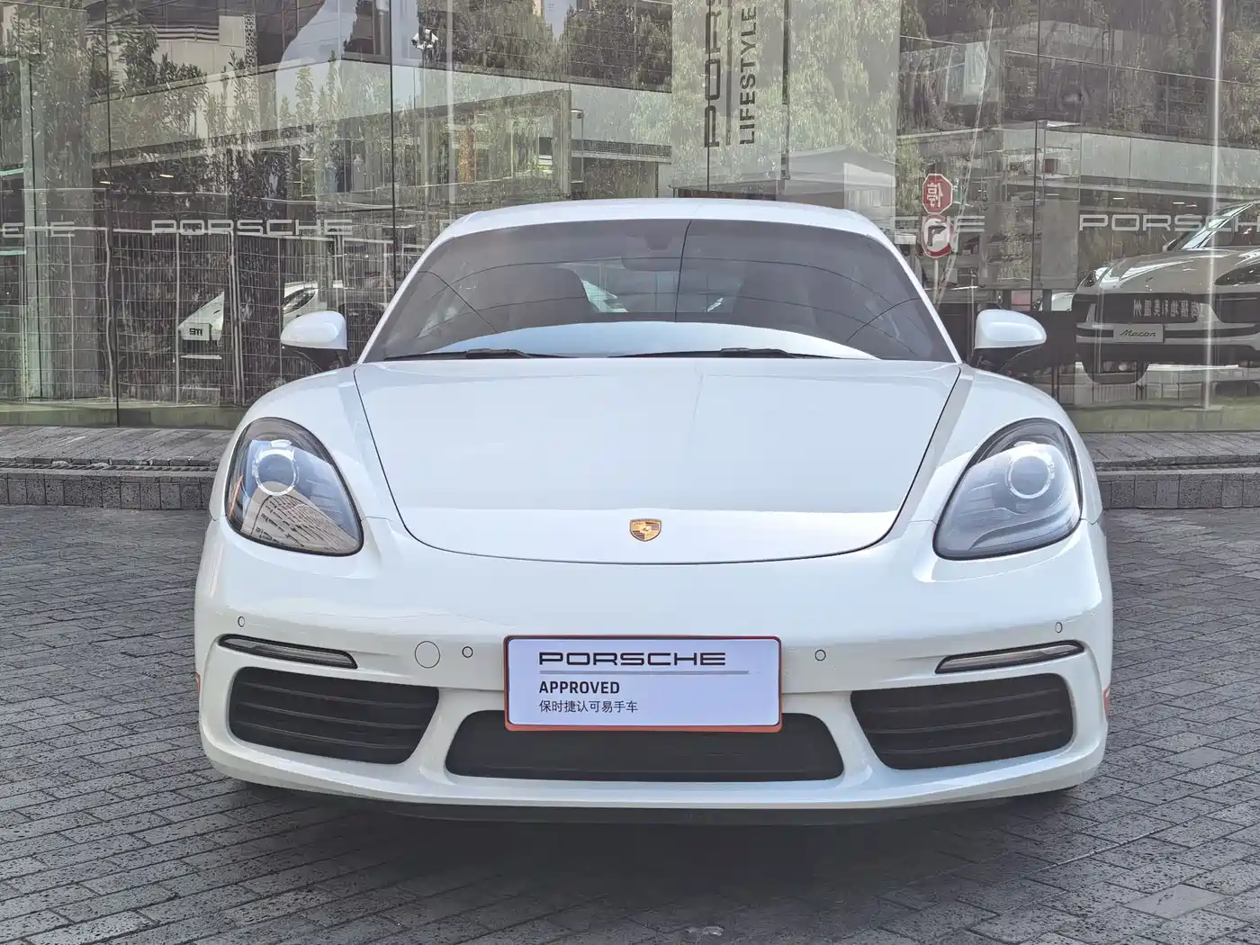 Porsche 718 2018 Cayman 2.0T фото 2