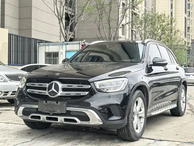 MERCEDES-BENZ GLC