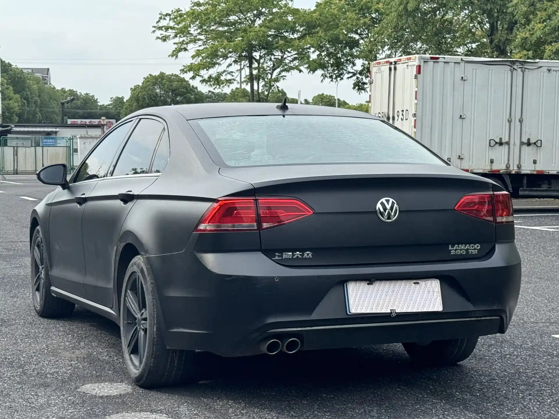 صورة 3 - Volkswagen Lamando