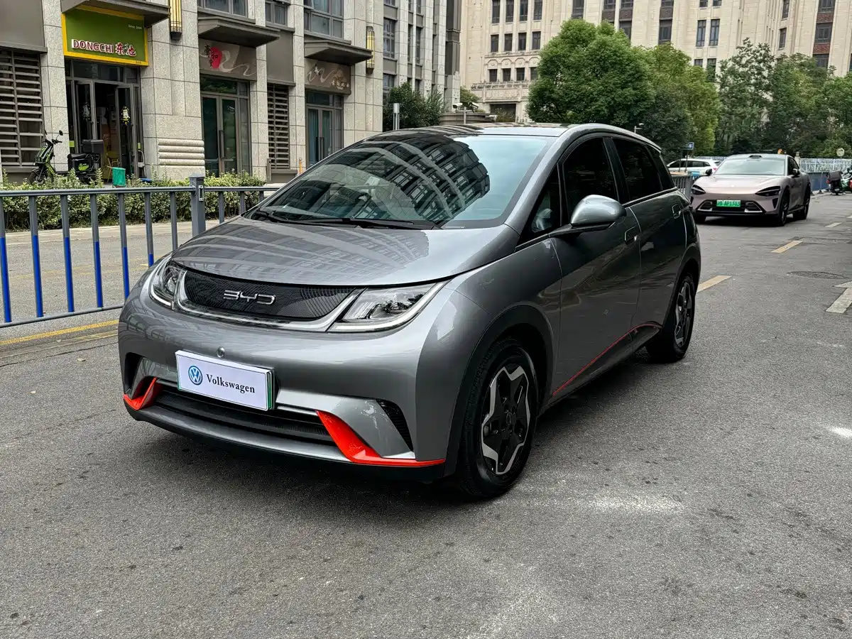 Photo 1 - BYD Dolphin