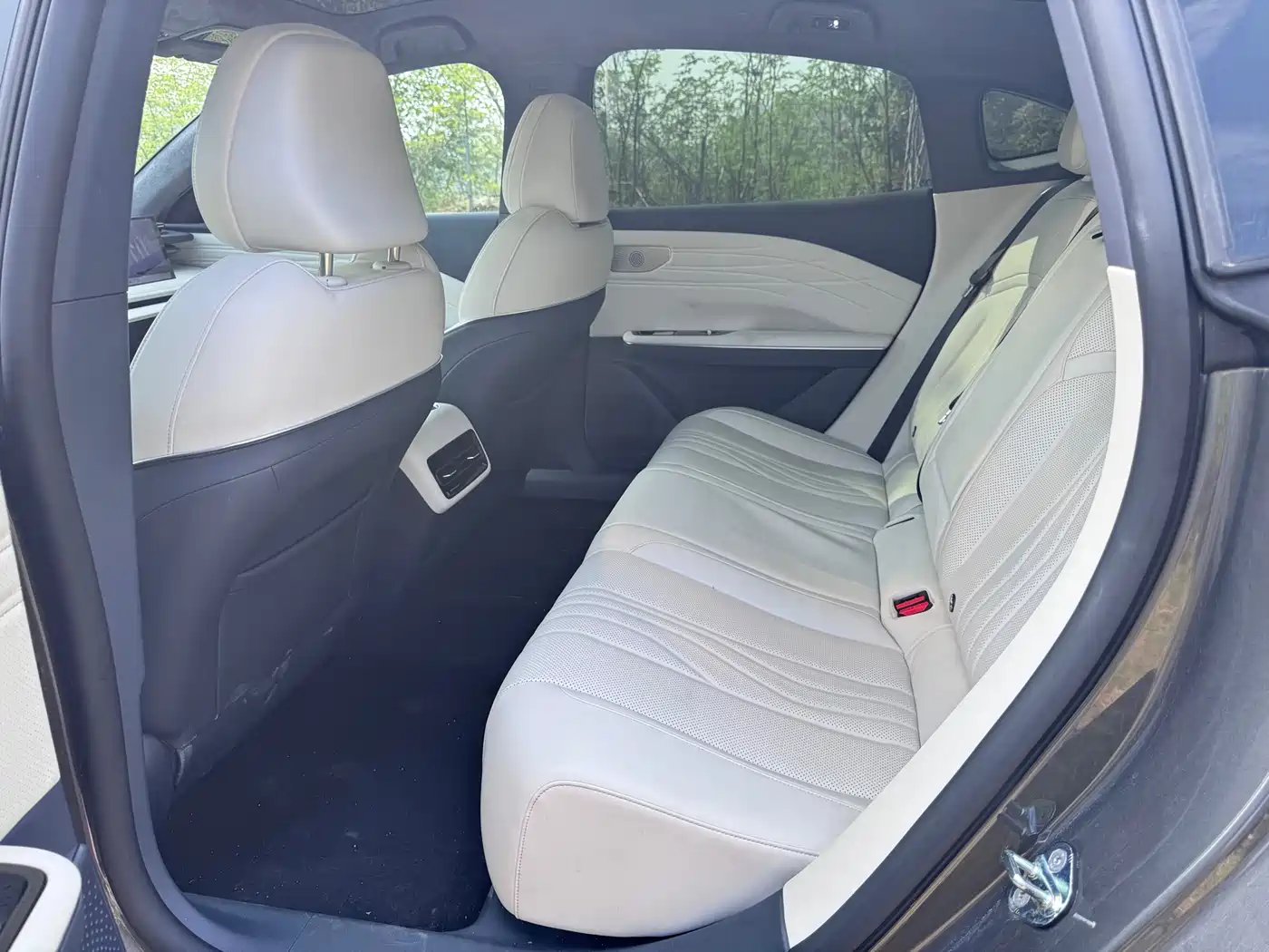 Geely Galaxy Galaxy E8 2024 665km RWD Starship Smart Driving Edition фото 5