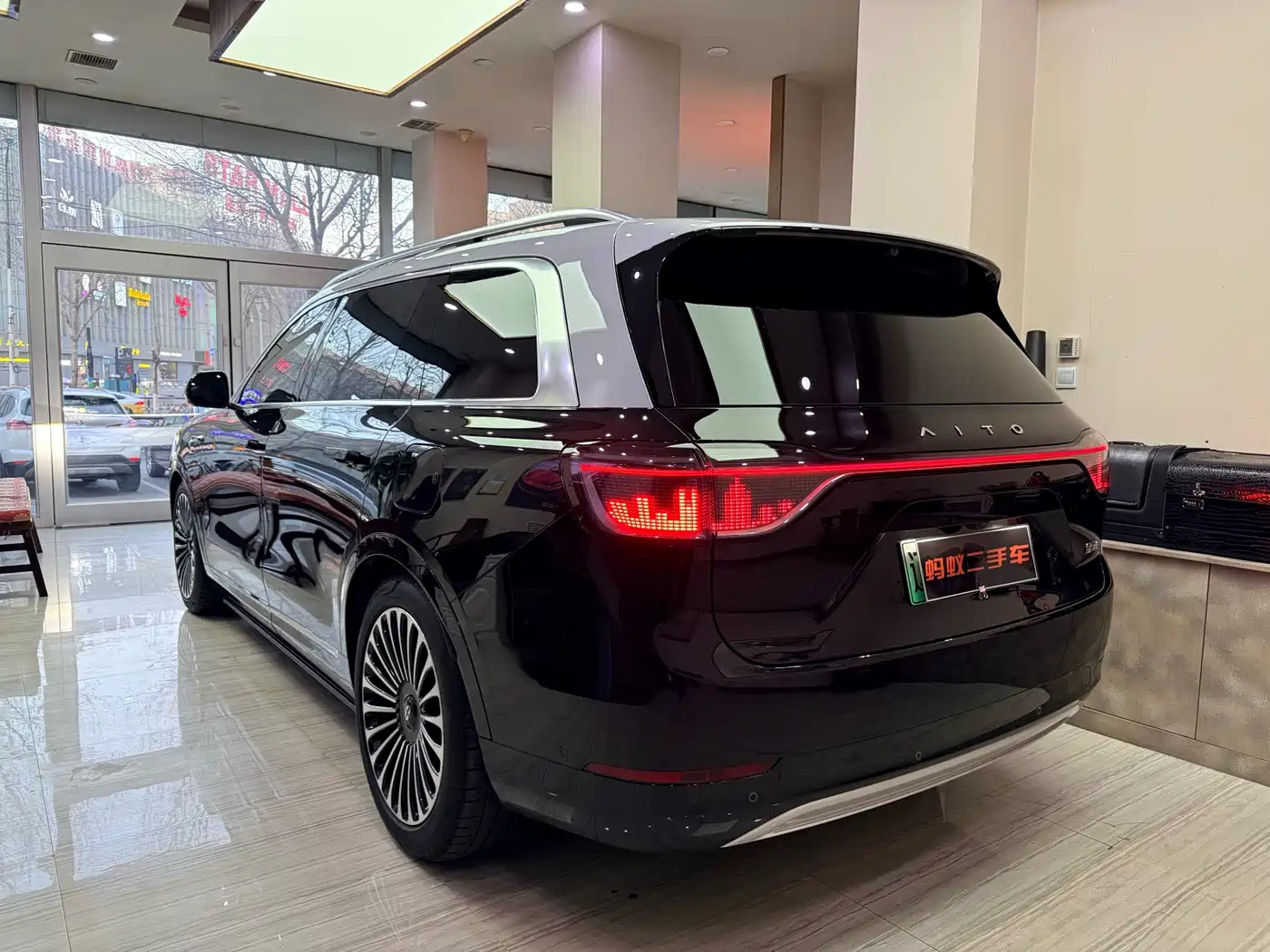 AITO Wenjie AITO M9 2024 Range Extender Ultra 52kWh 6-seater фото 4